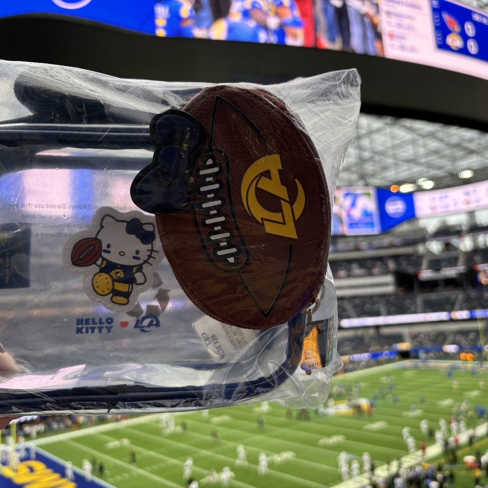 **Authentic-Limited Edition** SANRIO HELLO KITTY/NFL LA RAMS COLAB CROSSBODY BAG